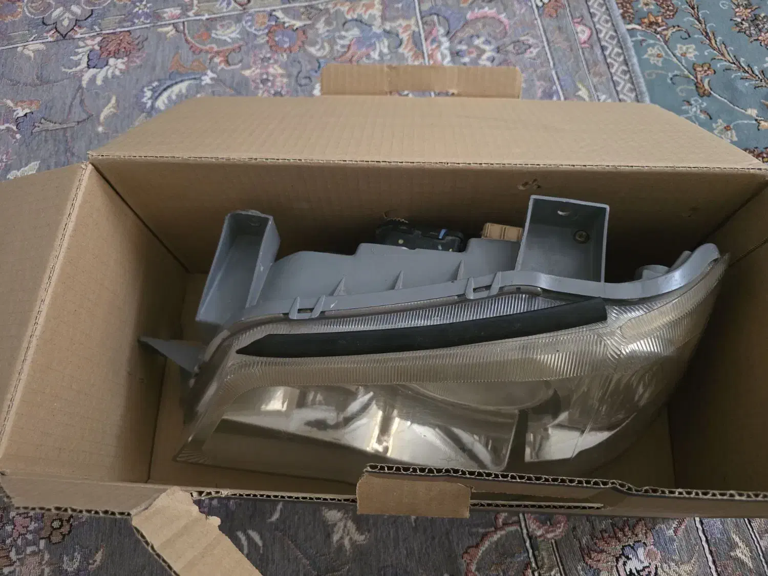 چراغ ۱۱۱ چپ|قطعات یدکی و لوازم جانبی|فولادشهر, B2|دیوار