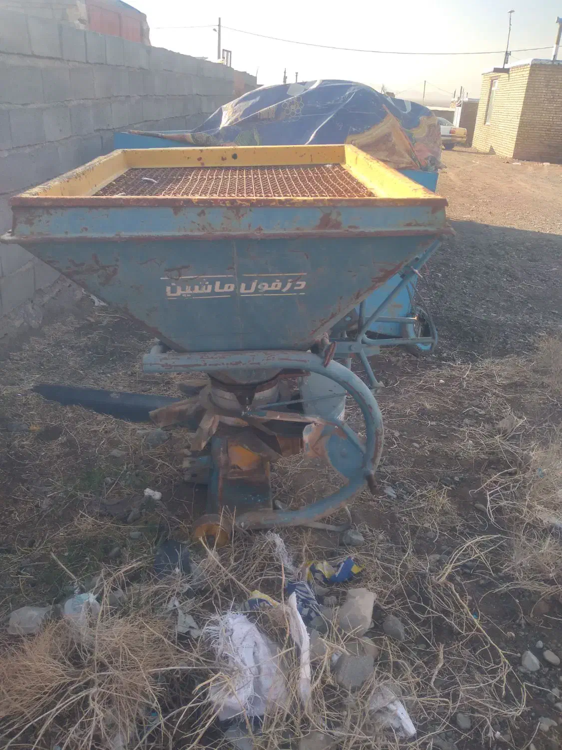 کود پاش چیزل|ماشینآلات صنعتی|میان جلگه, |دیوار