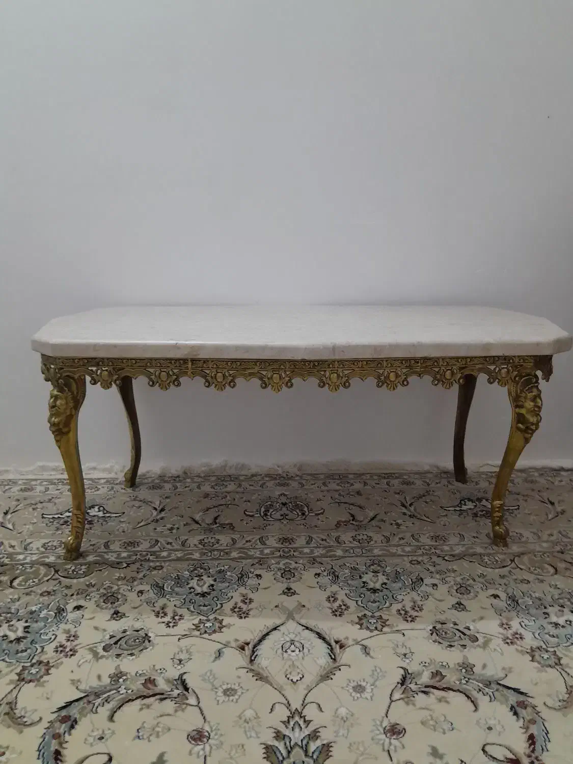 میز بزرگ سیاه قلم|مبلمان خانگی و میز عسلی|قم, زنبیل آباد|دیوار