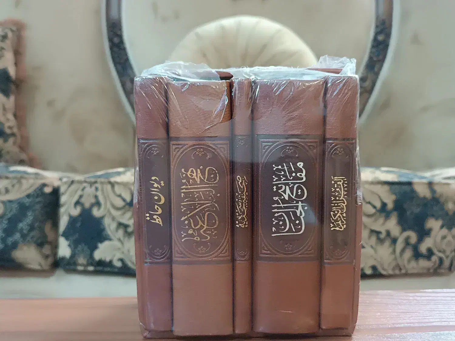 مجموعه پنج جلدی|کتاب و مجله مذهبی|اصفهان, ولدان|دیوار