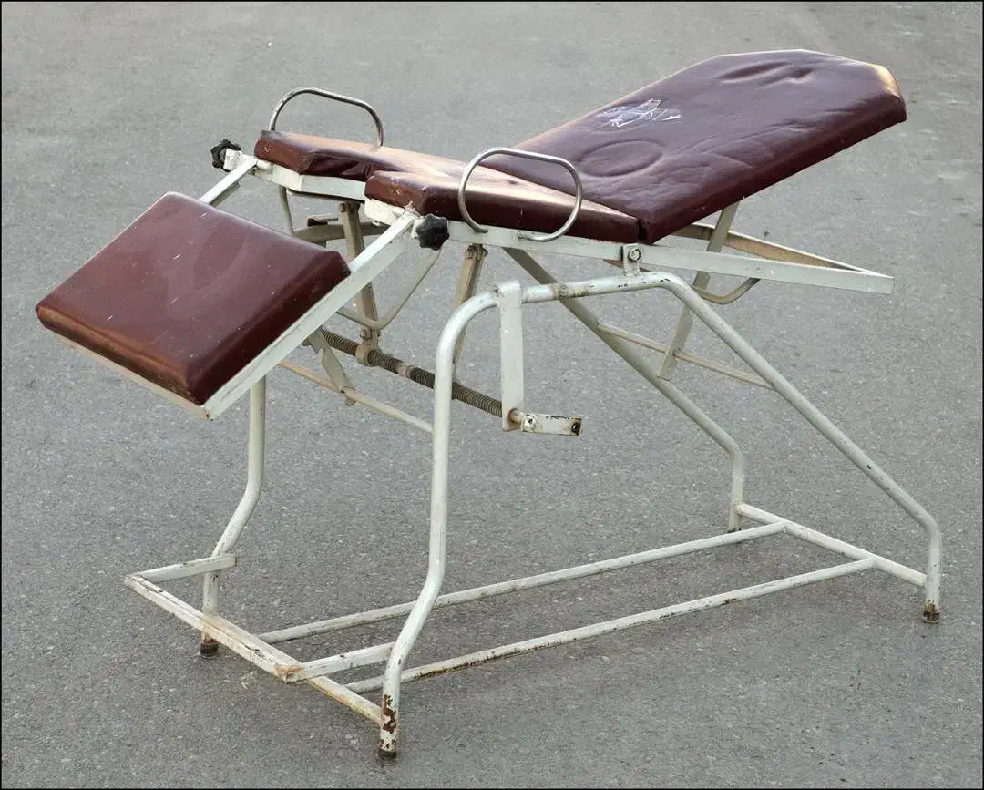 تخت ژنیکولوژی|پزشکی|بروجرد, |دیوار