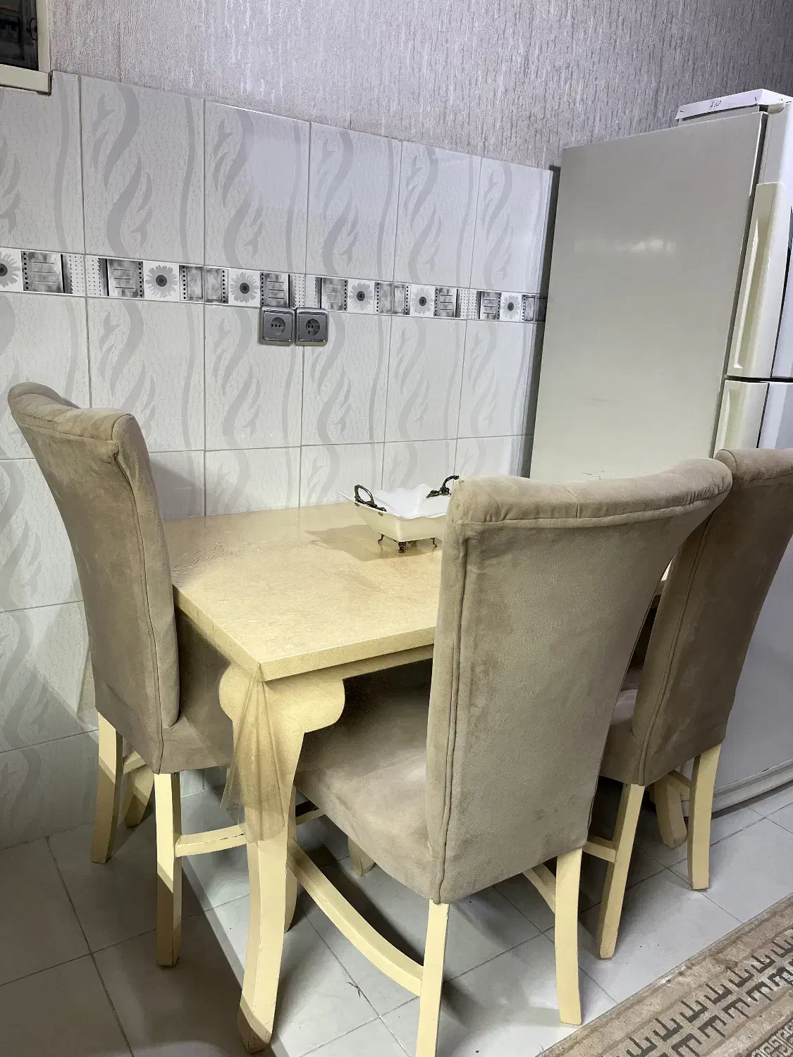 میزناهارخوری ۴ نفره|میز و صندلی غذاخوری|رشت, تازه آباد|دیوار