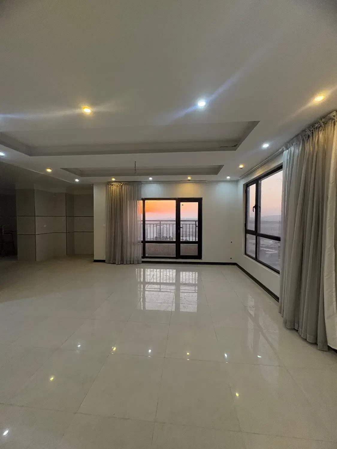 زعفرانیه/برج/سه نبش/کلیدنخورده/ویو ابدی|فروش آپارتمان|قم, الغدیر|دیوار