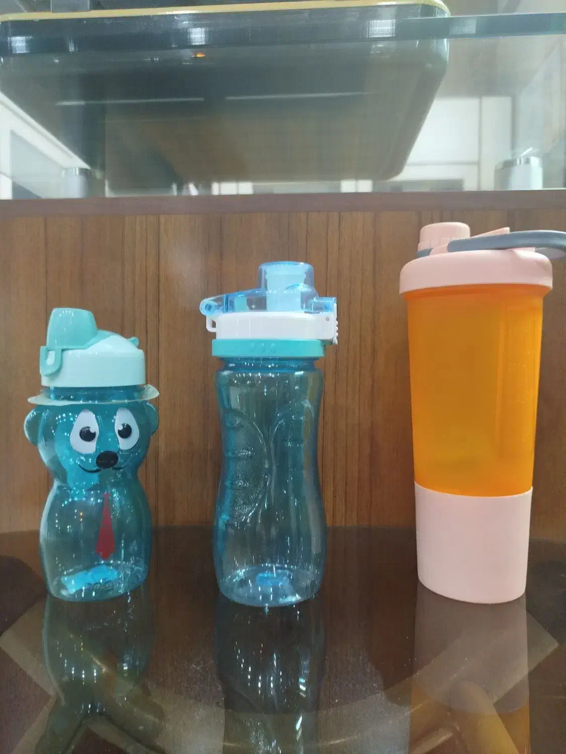 قمقمه آب|ظروف نگهدارنده، پلاستیکی، یک‌بارمصرف|صفادشت, |دیوار