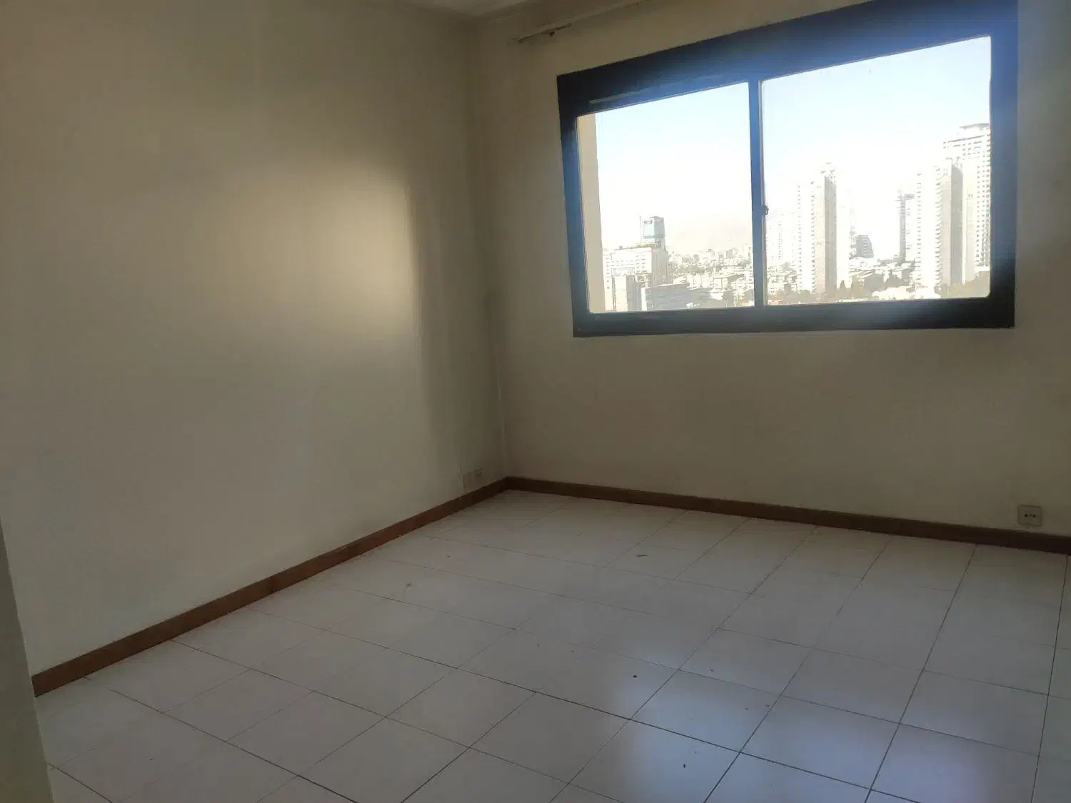 192 متر 3 خواب برج مهستان شهرک غرب 2 پارکینگ