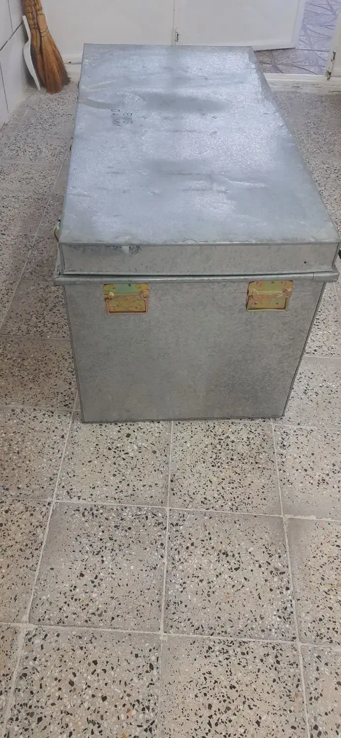 چمدان فلزی خیلی بزگ|ابزارآلات|لنجان, |دیوار