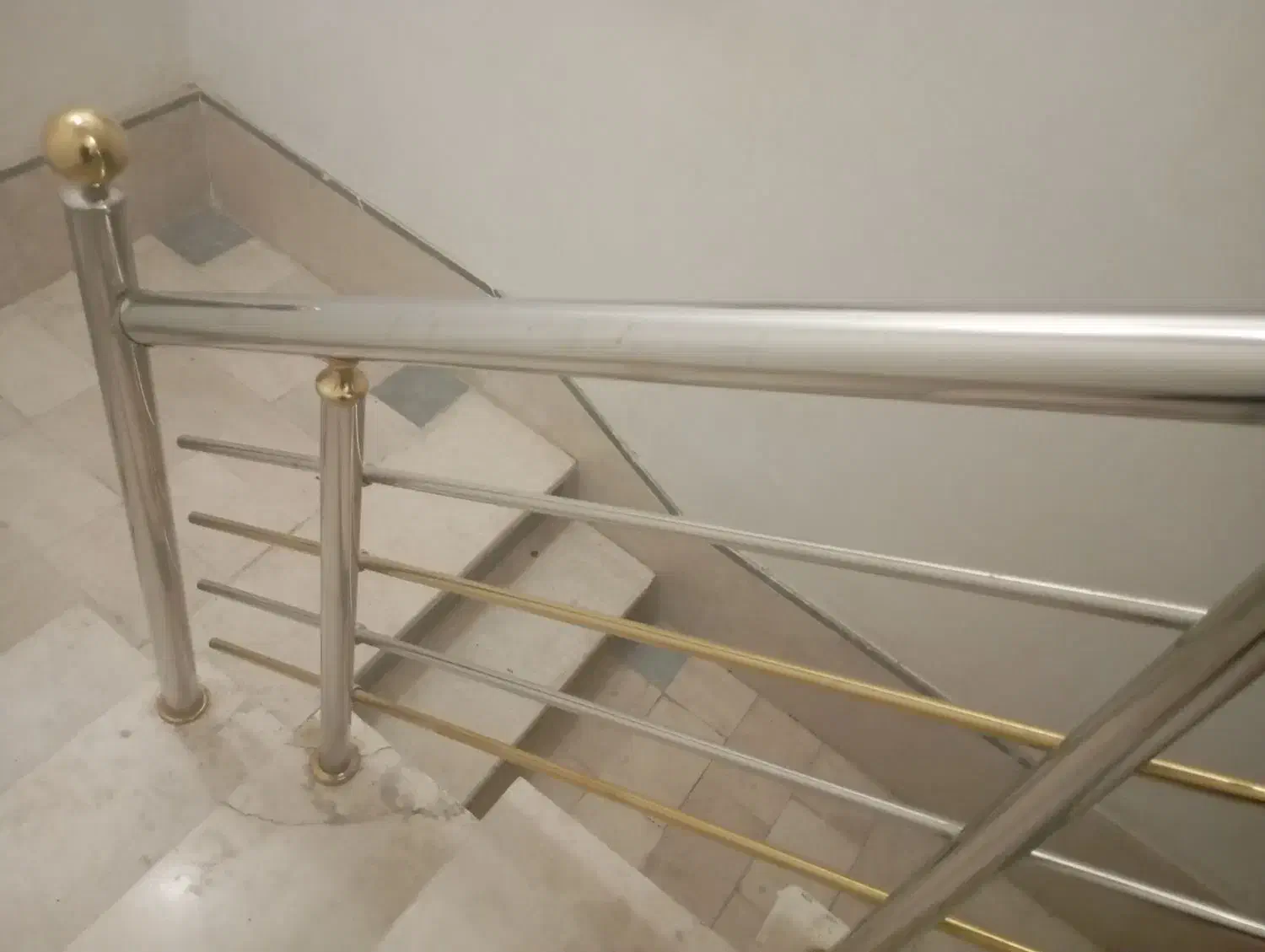 نصب شیشه راه پله واستیل|خدمات پیشه و مهارت|کرمانشاه, |دیوار