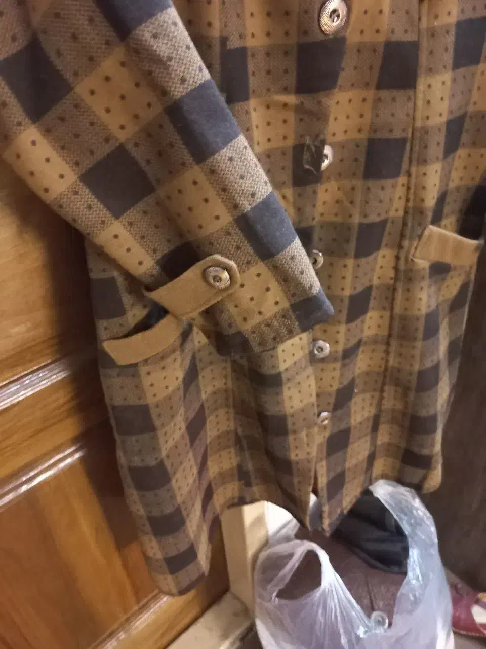 پالتو فصل|لباس|کاشان, زیارتی|دیوار