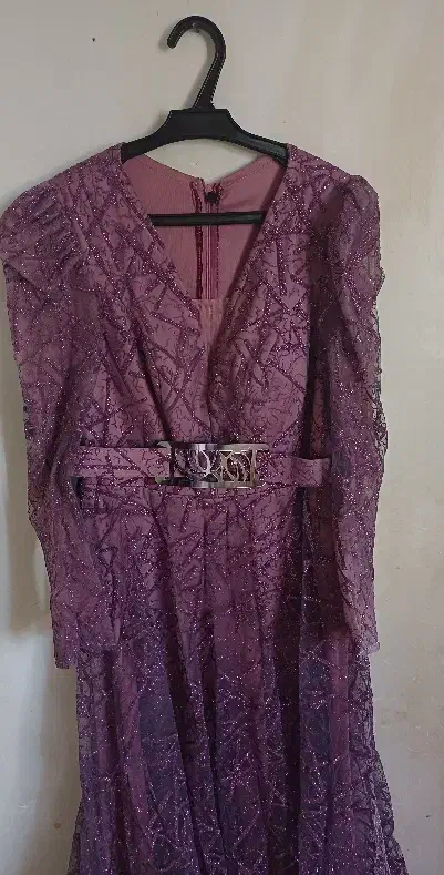 لباس مجلسی|لباس|کبودرآهنگ, |دیوار