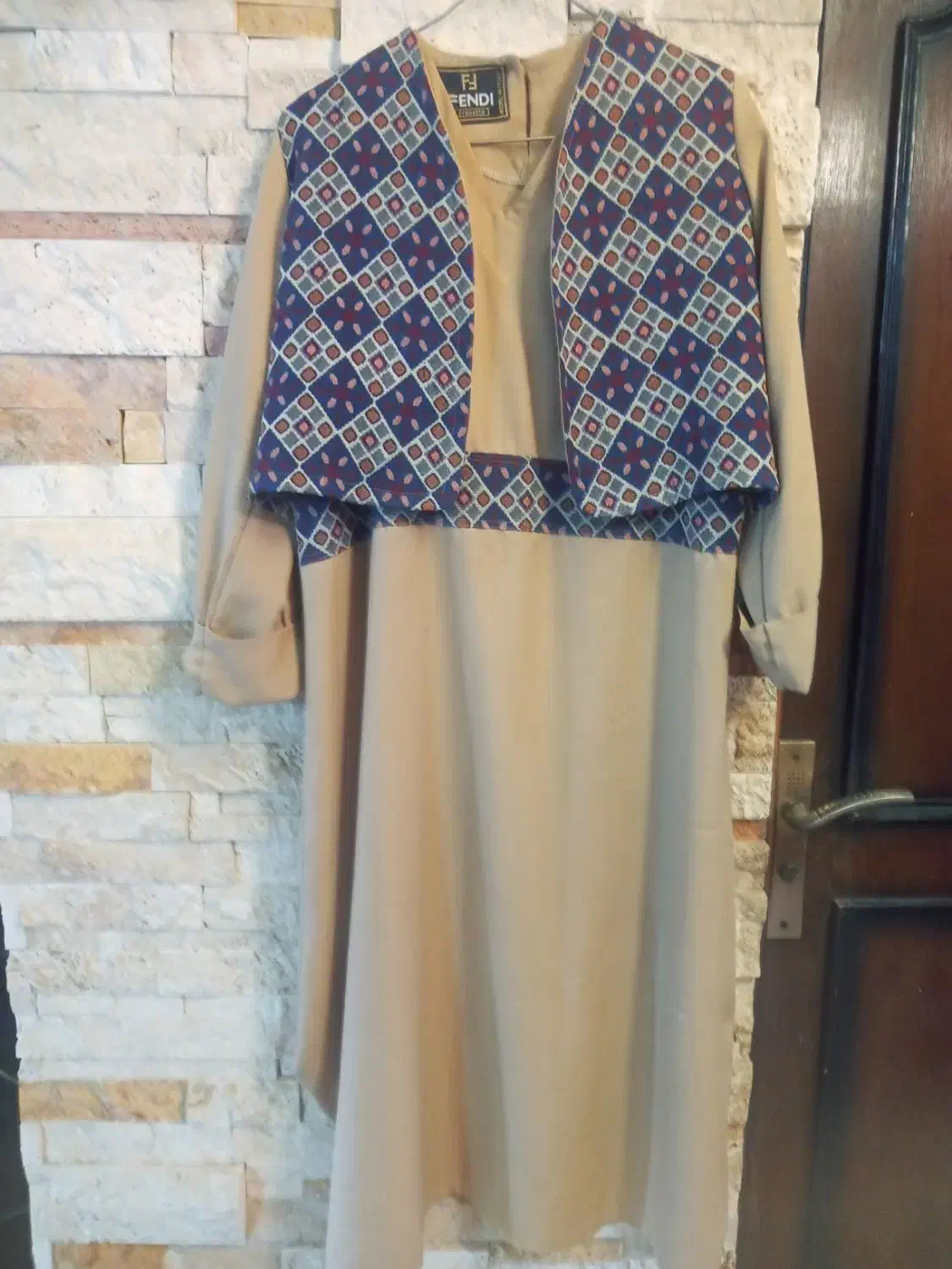 مانتوهای زنانه سنتی و مجلسی|لباس|رشت, آب و برق|دیوار