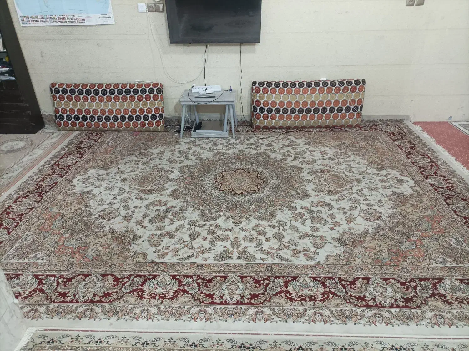 دو عدد فرش 12 متری|فرش|قم, نیروگاه|دیوار