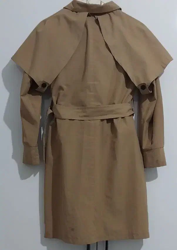 مانتو قهوه ای|لباس|اقبالیه, |دیوار