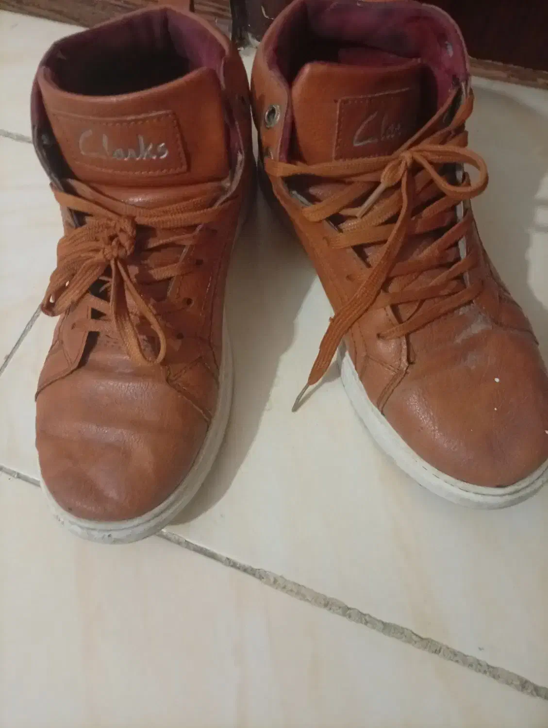 نیم پوت|کیف، کفش، کمربند|پیشوا, |دیوار