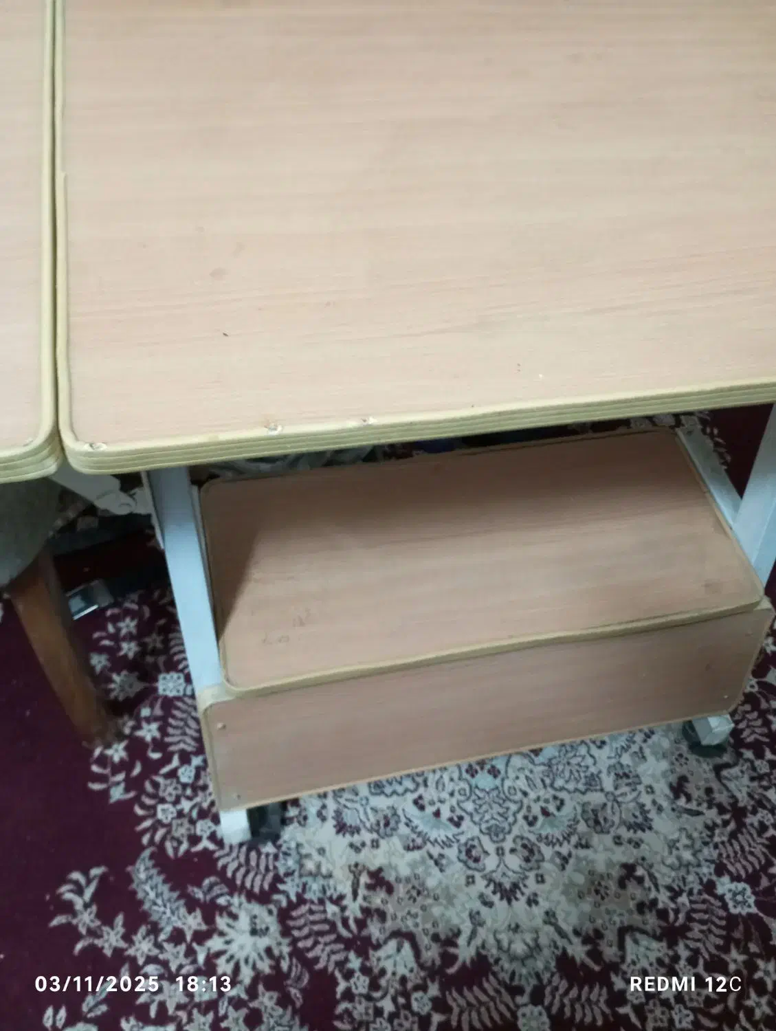 میز تحریر و کامپیوتر|میز تحریر و کامپیوتر|برخوار, |دیوار