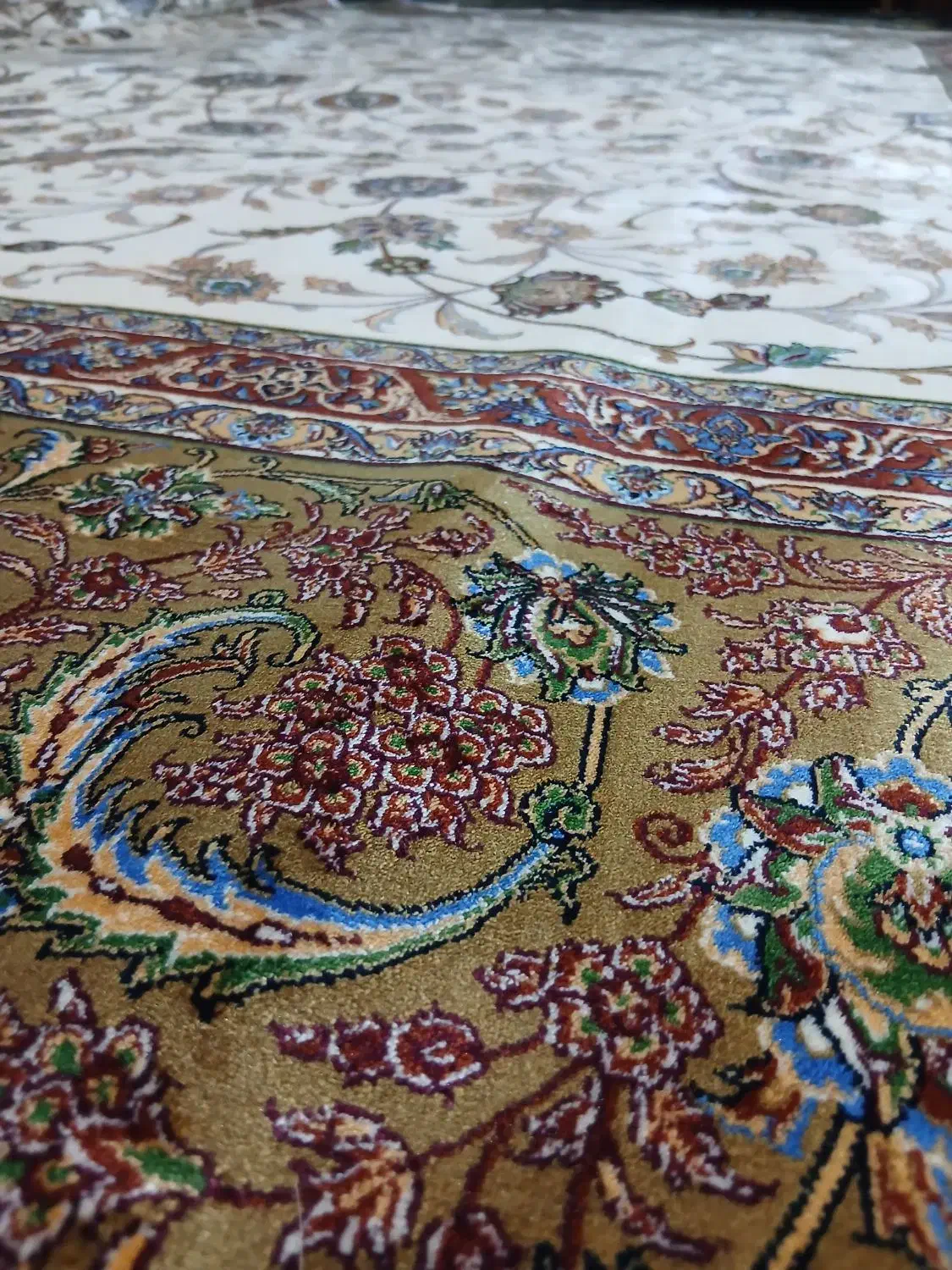 فرش ابریشمی|فرش|فلاورجان, |دیوار