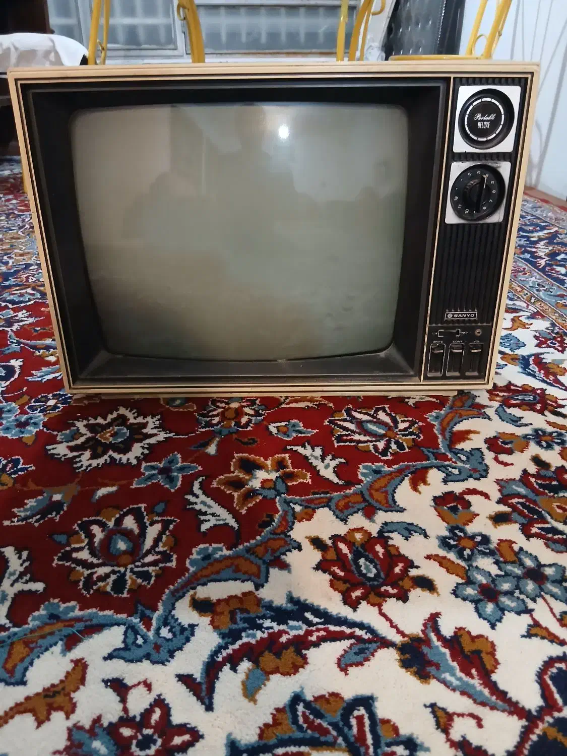 تلوزیون رنگی قدیمی سالم|کلکسیون اشیاء عتیقه|مشهد, احمدآباد|دیوار