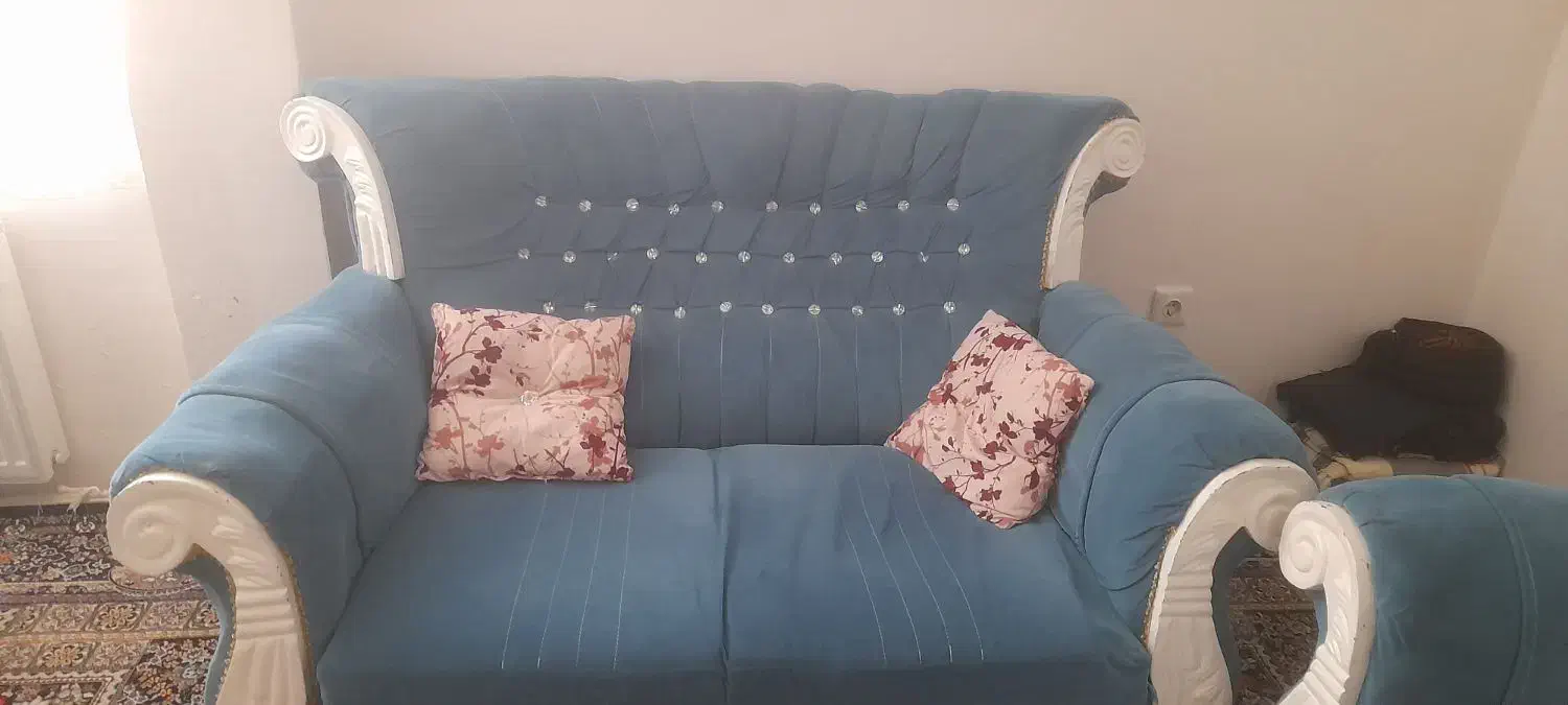 مبل چوبی پارچه ای با سه تا عسلی|مبلمان خانگی و میز عسلی|جوانرود, |دیوار