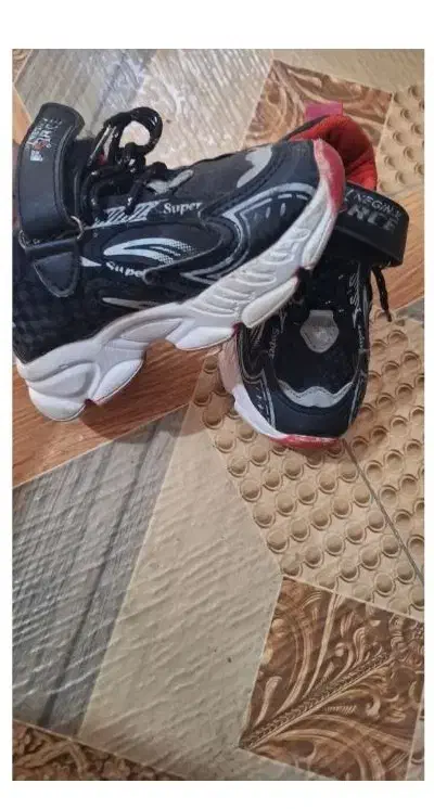 اسپرت|کفش و لباس بچه|خرم‌آباد, |دیوار