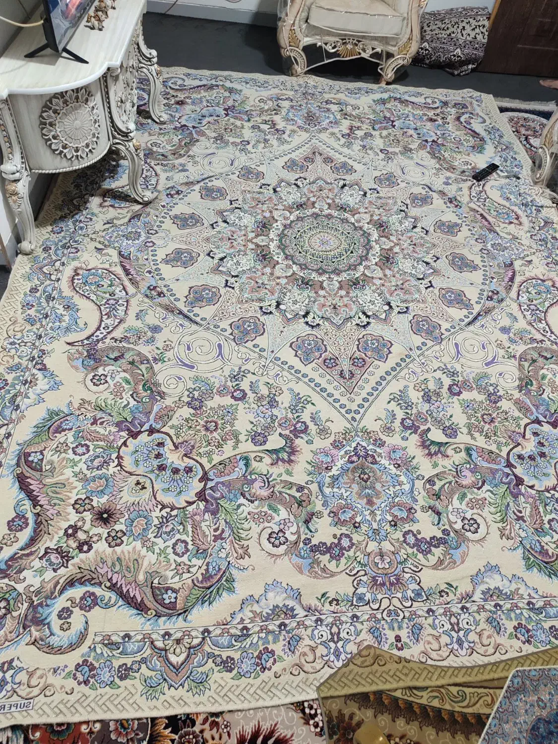 یک عدد رو فرشی ۹متری سالم|روفرشی|خمینی‌شهر, |دیوار