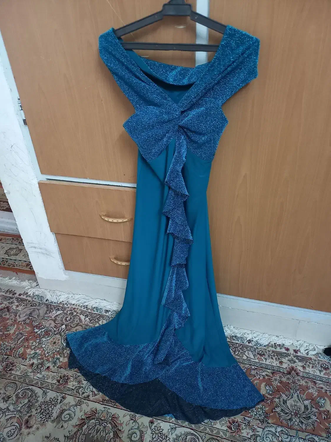 لباس مجلسی|لباس|خوانسار, |دیوار