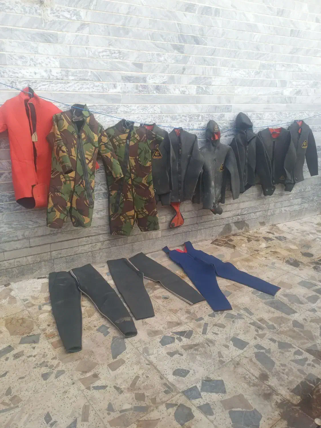 لباس غواصی|غواصی و ورزش‌های آبی|رشت, چله خانه|دیوار