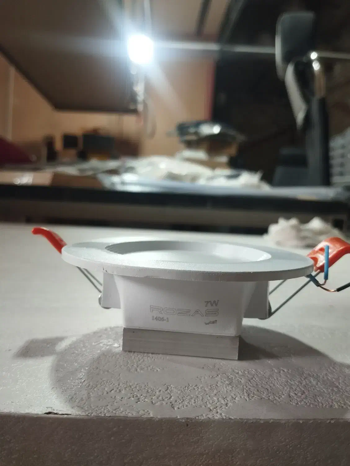 هالوژن ۷ وات و کلید های لمسی ساده و هوشمند|لامپ و چراغ|سبزوار, جهاد کشاورزی|دیوار