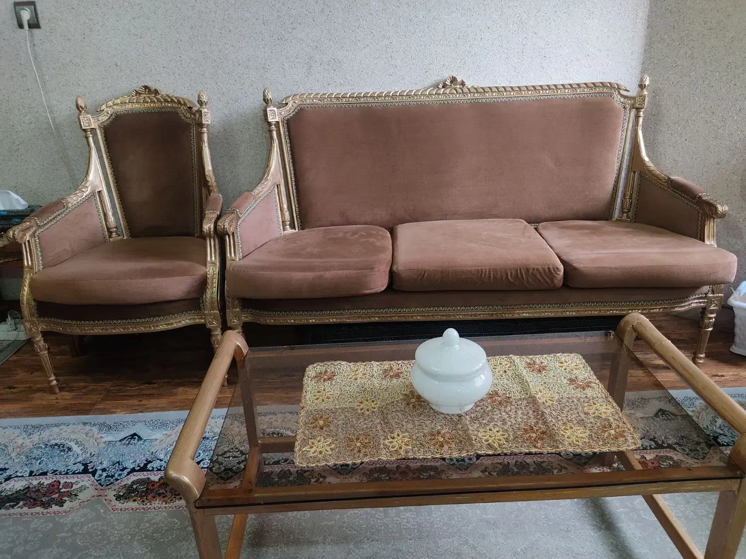 مبل و میز جلو مبلی|مبلمان خانگی و میز عسلی|رشت, پیرسرا|دیوار