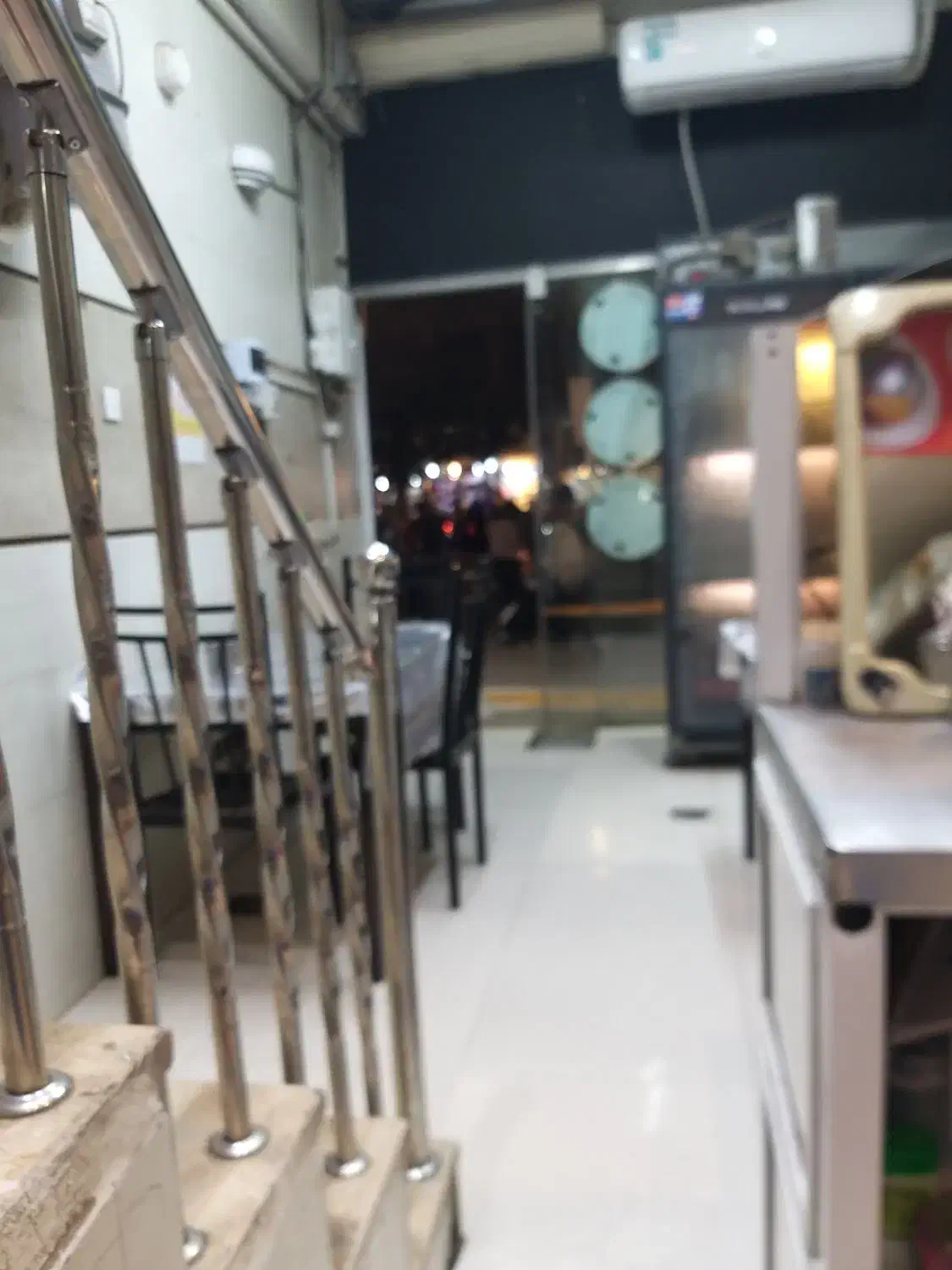 استخدام سالن دار رستوران|استخدام خدمات فروشگاه و رستوران|مشهد, عیدگاه|دیوار