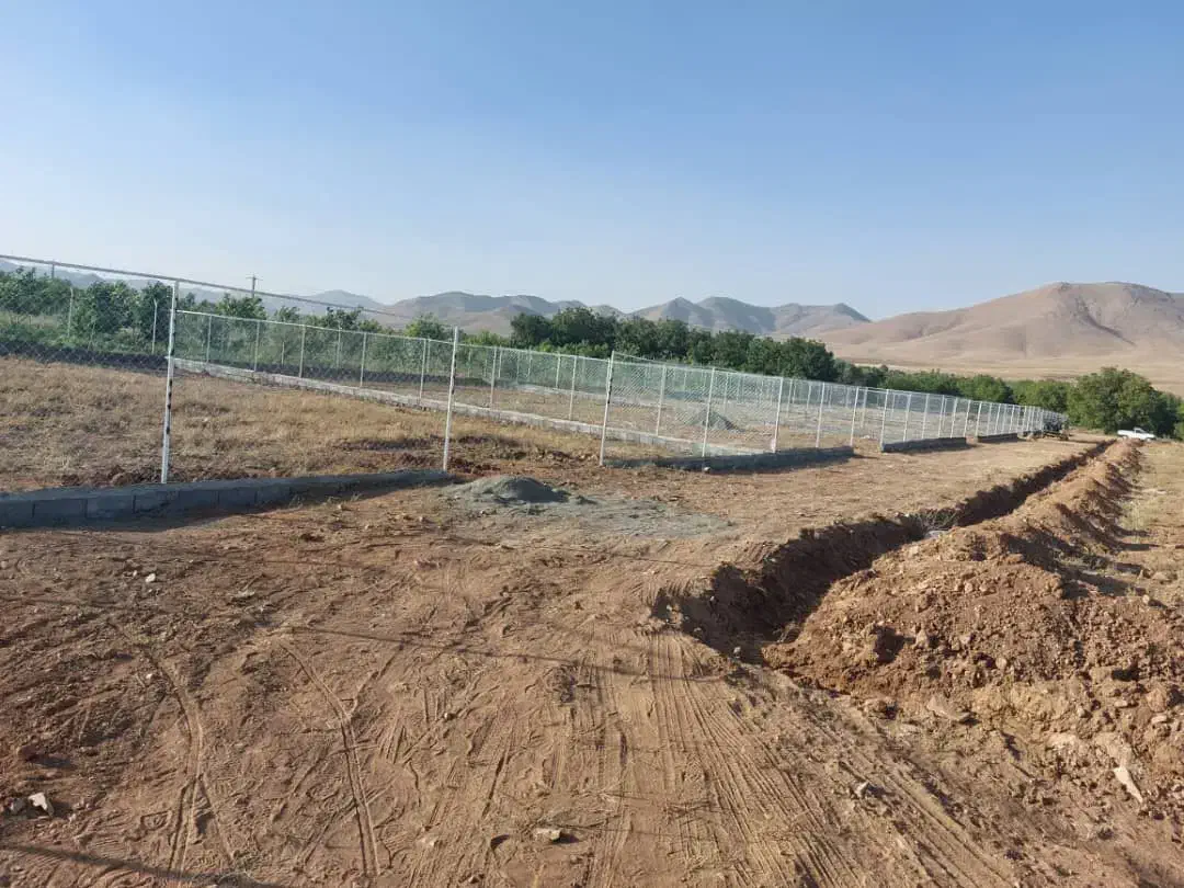 زمین فنس شده با آب ملکیتی عقیل آباد گوار شایگان|فروش زمین و ملک کلنگی|اراک, |دیوار