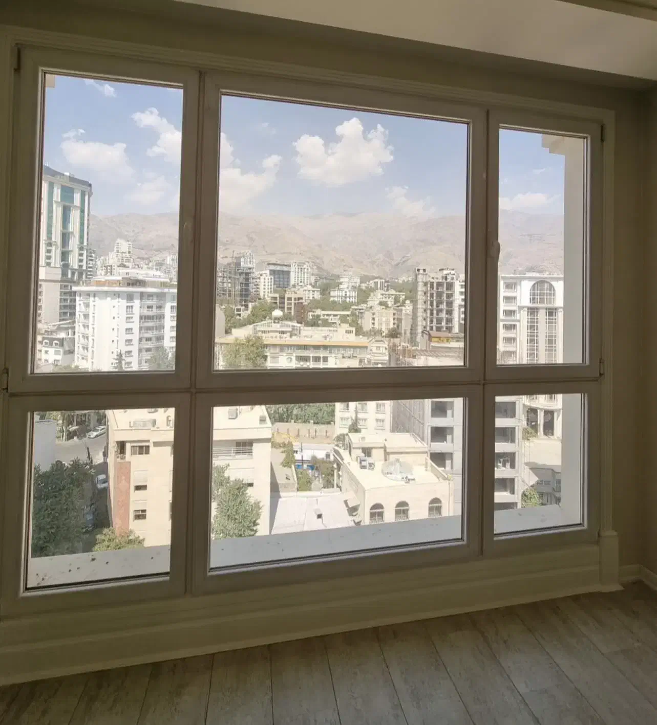 ۲۰۵ متر ۳ خواب نورگیرعالی وشیک نیاوران (عمار)