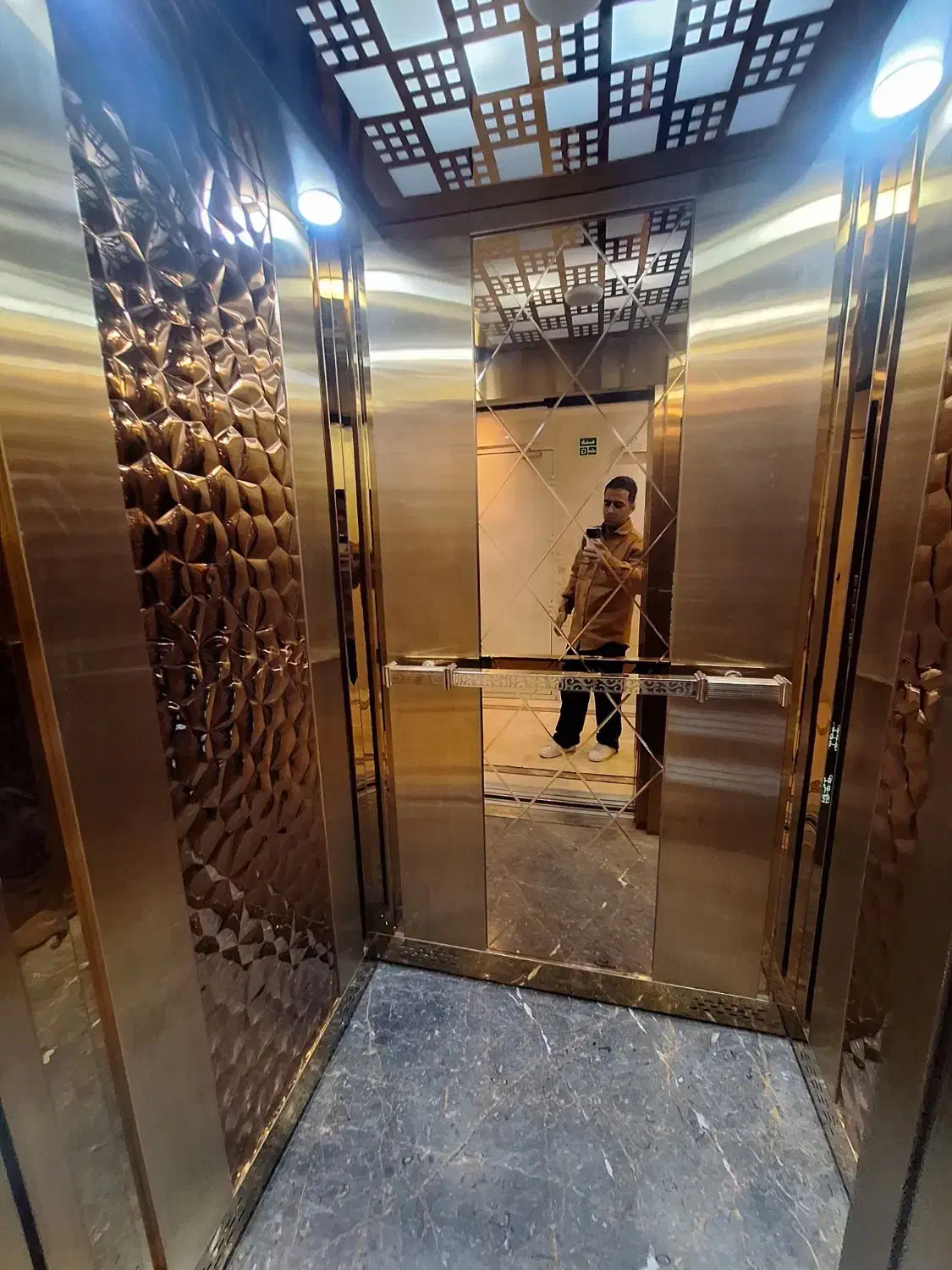 ۱۷۰مترسه خواب/تک واحدی/با دو پارکینگ/لادن شرقی