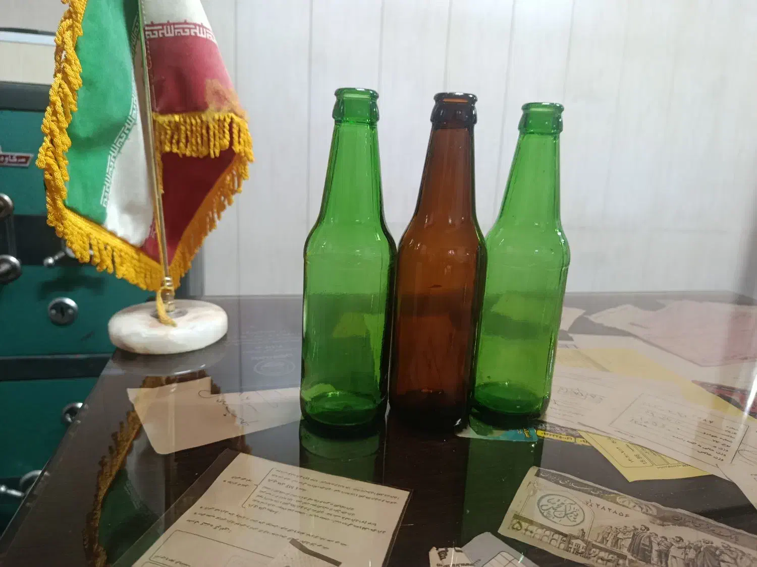 بطری شیشه ای|ظروف نگهدارنده، پلاستیکی، یک‌بارمصرف|اندیشه, شهرک صدف|دیوار