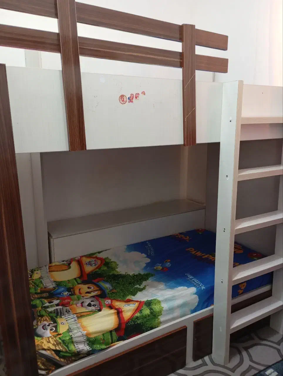 تخت خواب دوطبقه|تخت و سرویس خواب|لشت نشا, |دیوار