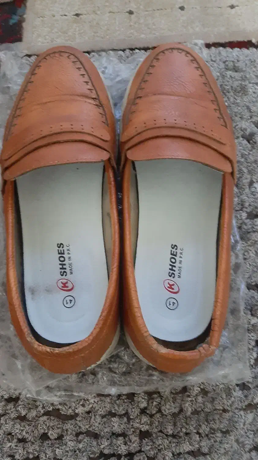 کفش|کیف، کفش، کمربند|اهواز, منبع اب|دیوار