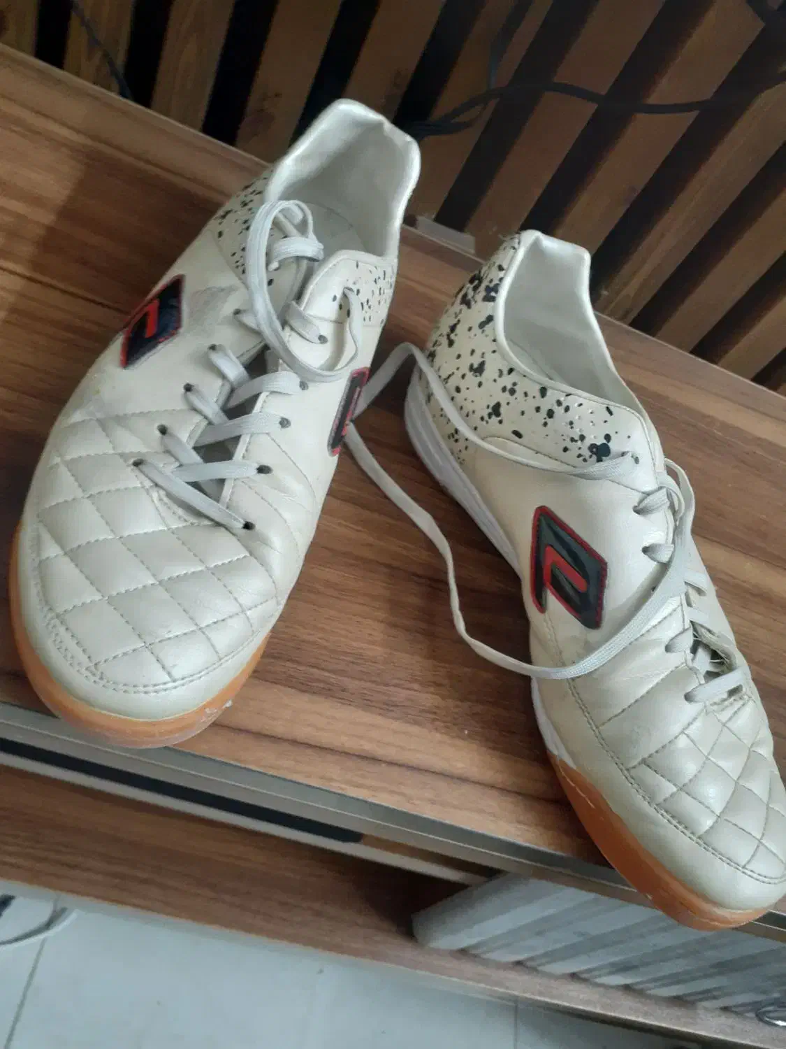 کتونی فوتسالQILOOبرند کیلو اورجینال|تجهیزات ورزشی|ورامین, خیر آباد|دیوار