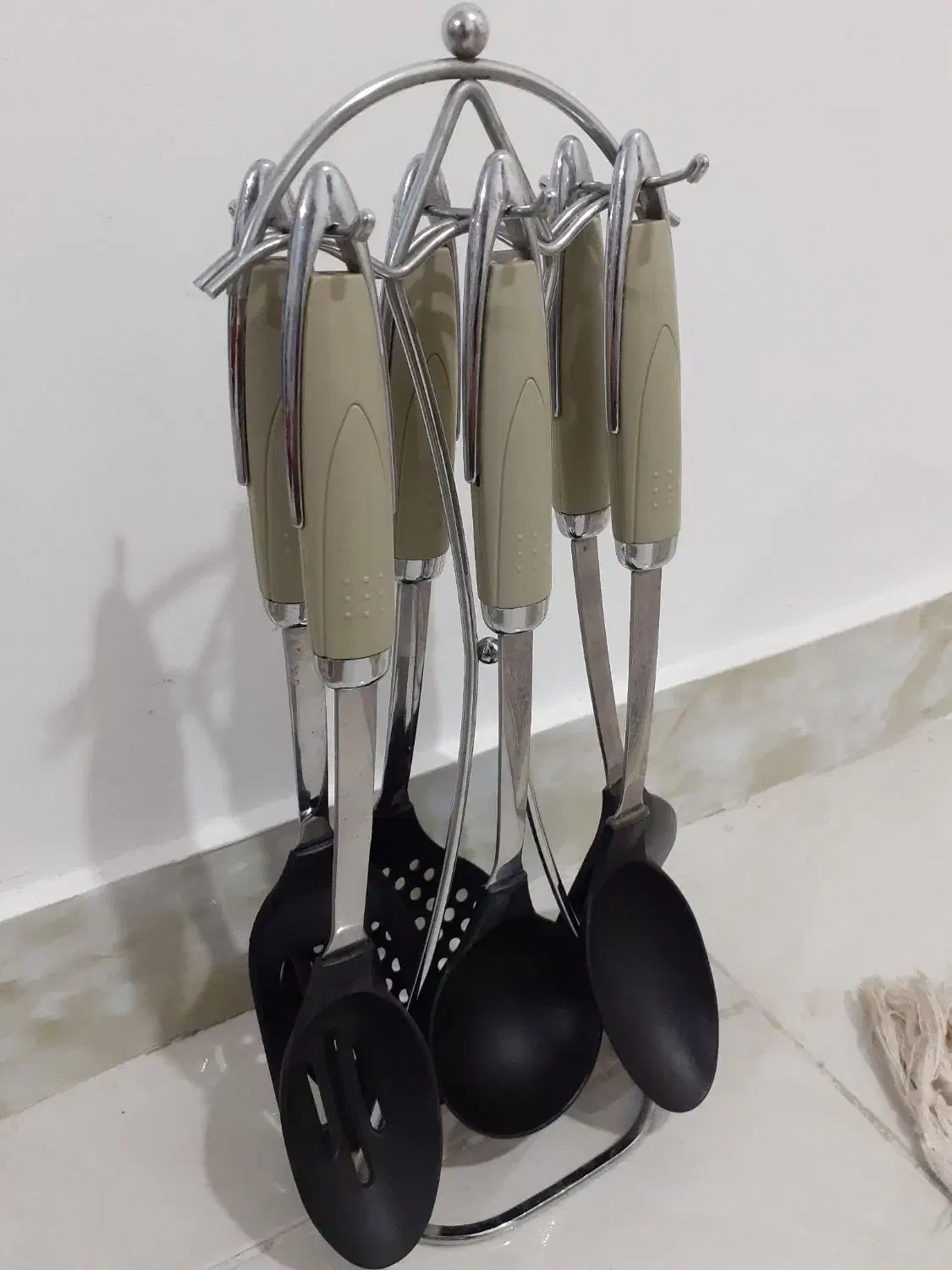 سرویس کفگیر ملاقه نسوز با پایه (استند)|ظروف پختوپز|الوند, |دیوار