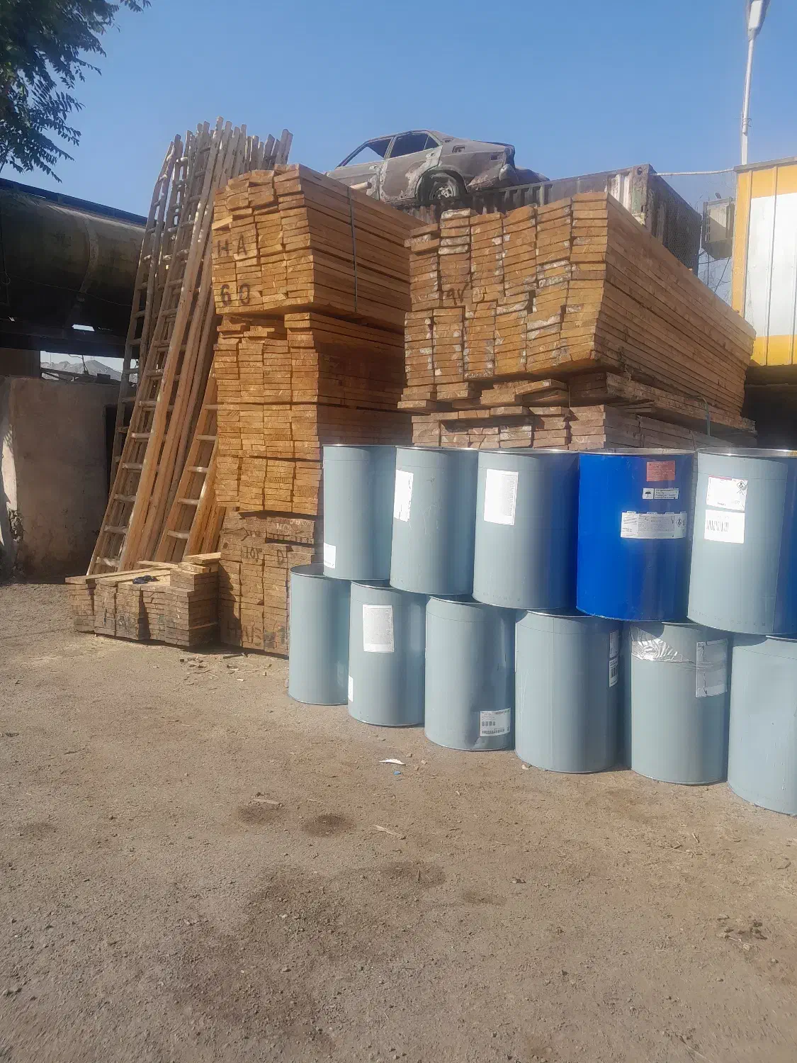 بنگاه تخته بنایی بشکه نردبان چوبی الوار روسی فرغون|حراج|تهران, هاشم‌آباد|دیوار