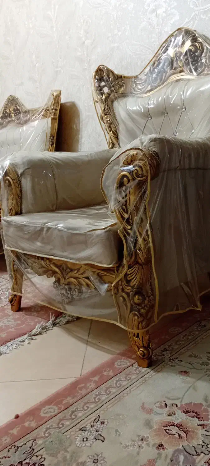 مبل کرم روشن طلایی|مبلمان خانگی و میز عسلی|اسلامشهر, شهرک محمدیه|دیوار