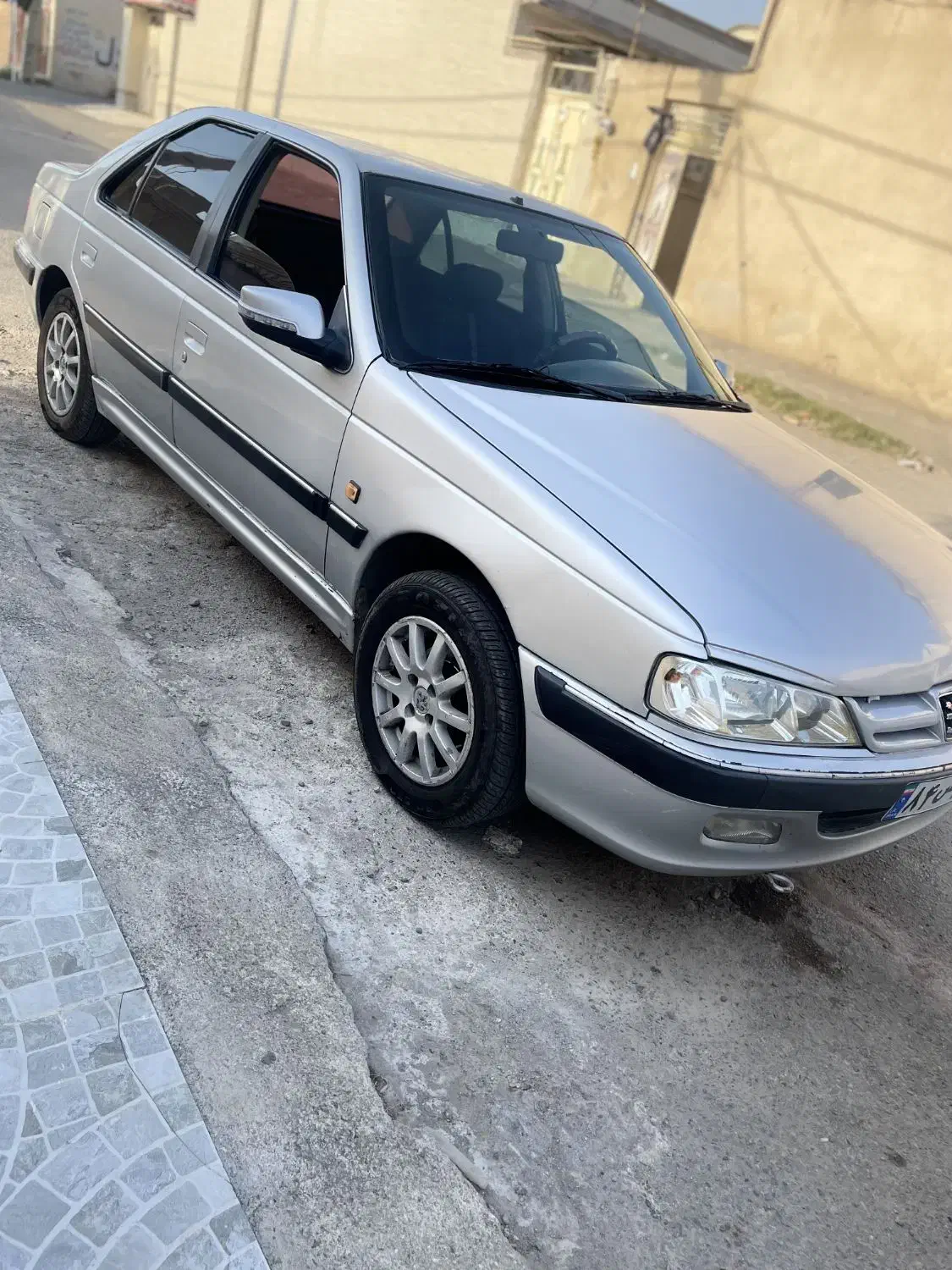 فروش پرشیا مدل ۸۳  دوررنگ میدم  سقف افتاب سوختگی|خودرو سواری و وانت|پارس‌آباد, |دیوار