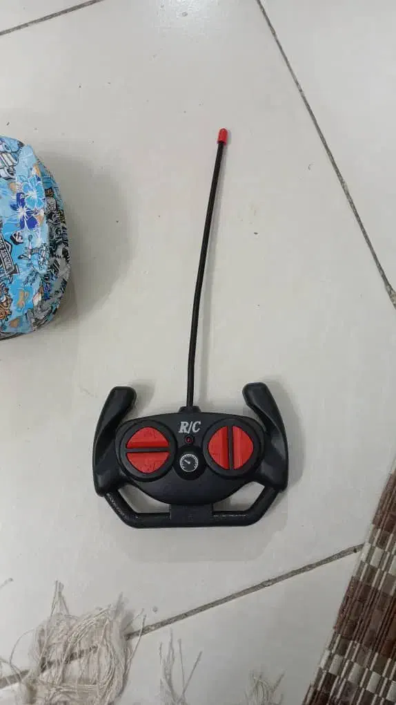 ماشین کنترلی نو و هلیکوپتر و قاب گوشی|اسباببازی بچه|تهران, دولاب|دیوار