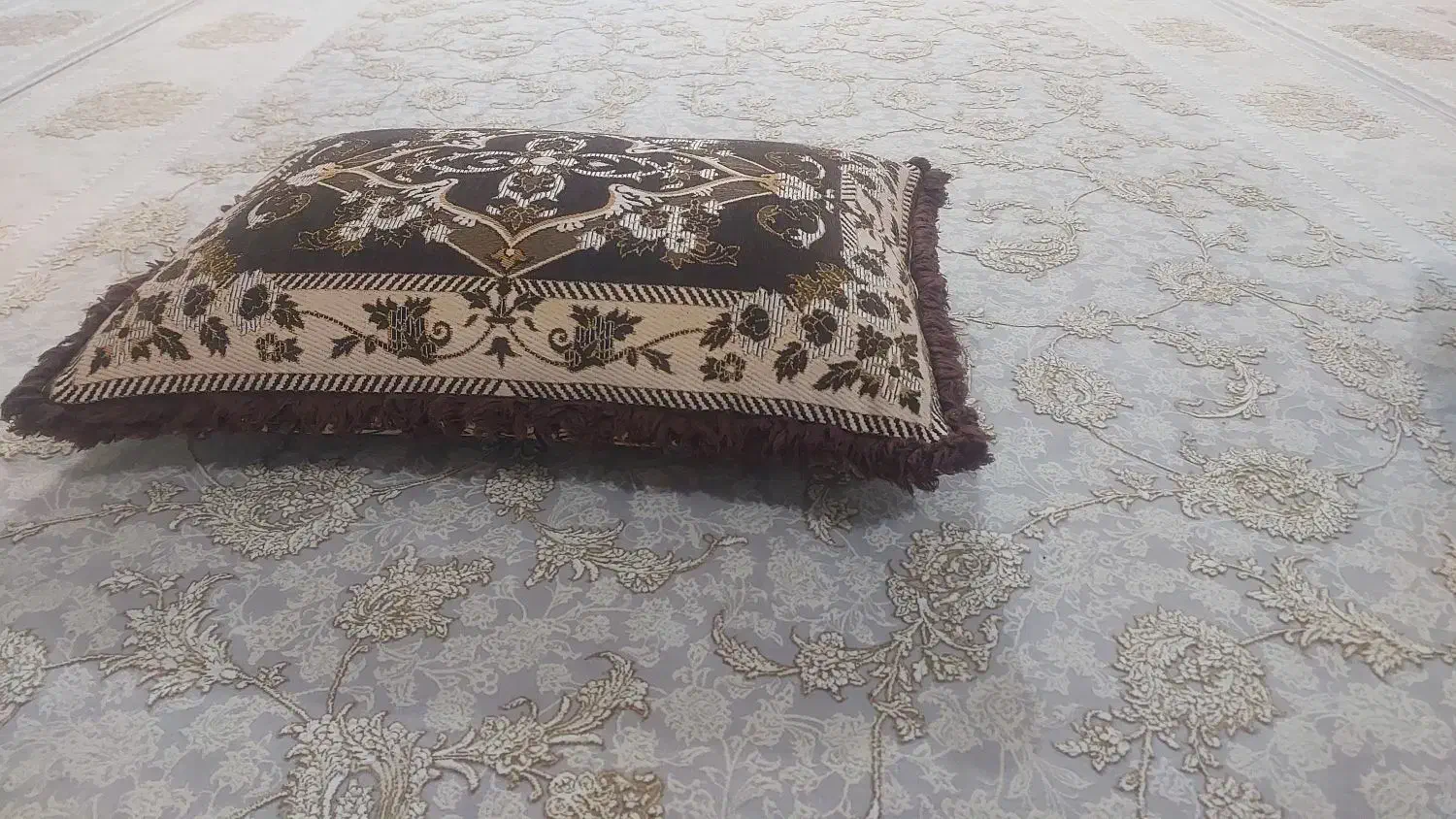 رو بالشتی|رختخواب، بالش، پتو|جوانرود, |دیوار