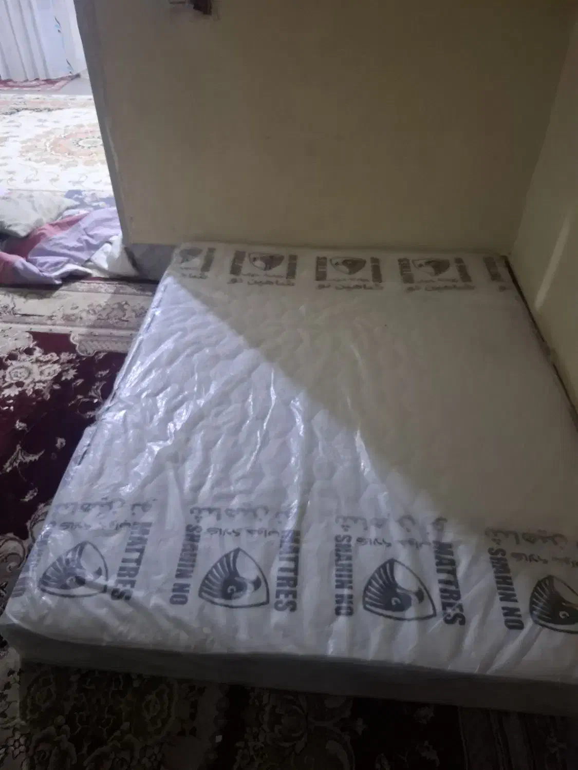 تشک|تشک تختخواب|اصفهان, ارغوانیه|دیوار