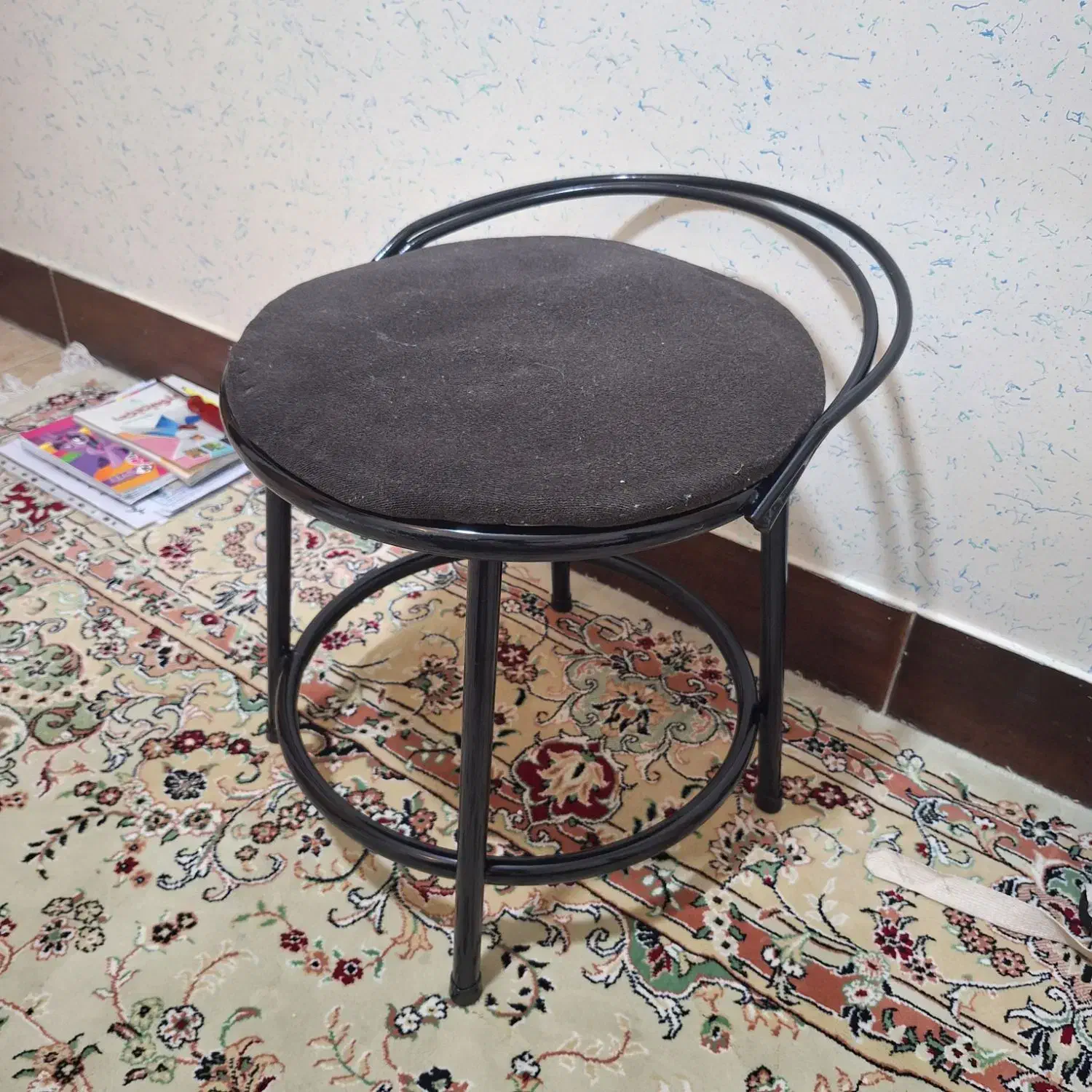 صندلی میزبانی|صندلی و نیمکت|شاهینشهر, حافظ جنوبی|دیوار