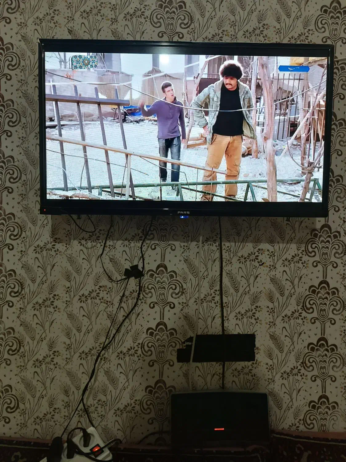 ال ای دی ۳۲ اینچ HD|تلویزیون و پروژکتور|مشهد, چهاربرج|دیوار