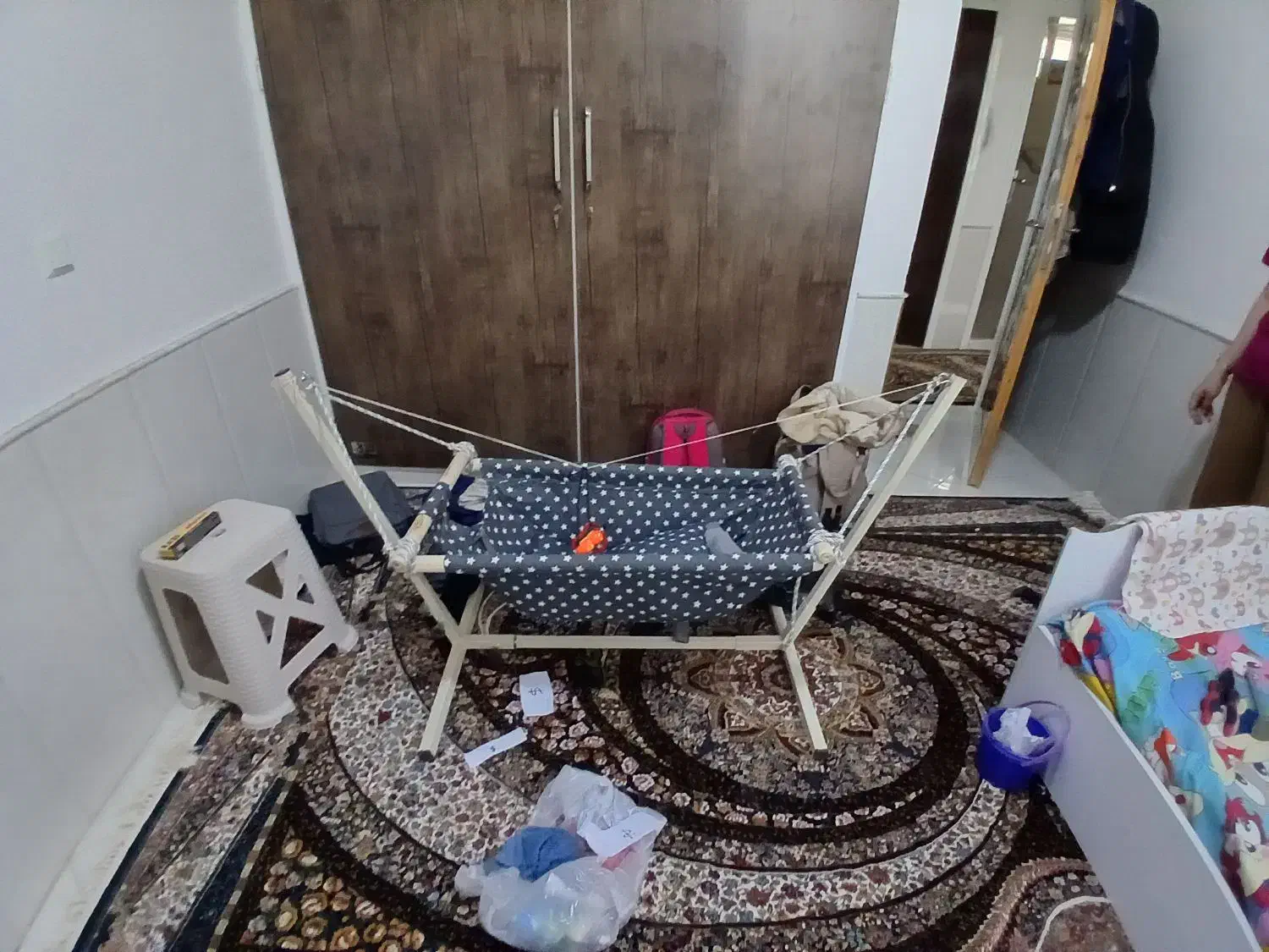 گهواره ننی|اسباب و اثاث بچه|بادرود, |دیوار