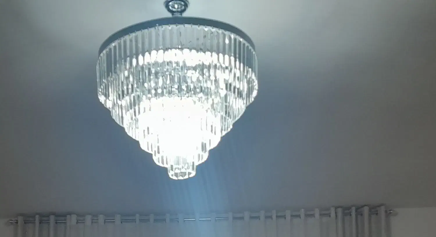 لوستر مدرن|لوستر و چراغ آویز|هشتگرد, فاز ۳ مهستان|دیوار