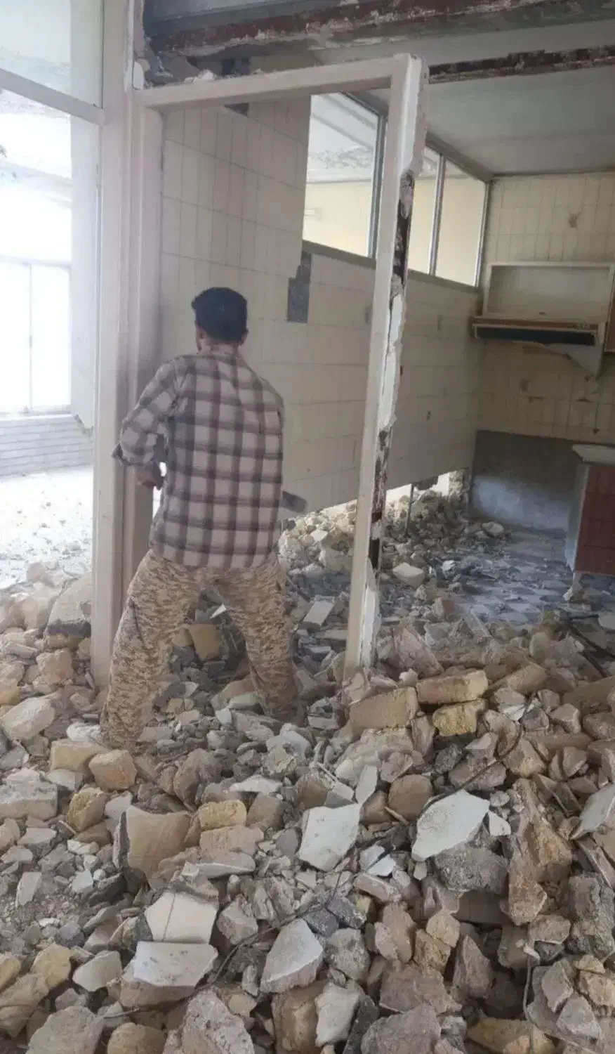 تخریب.کلی وجزعی|خدمات پیشه و مهارت|مهریز, |دیوار