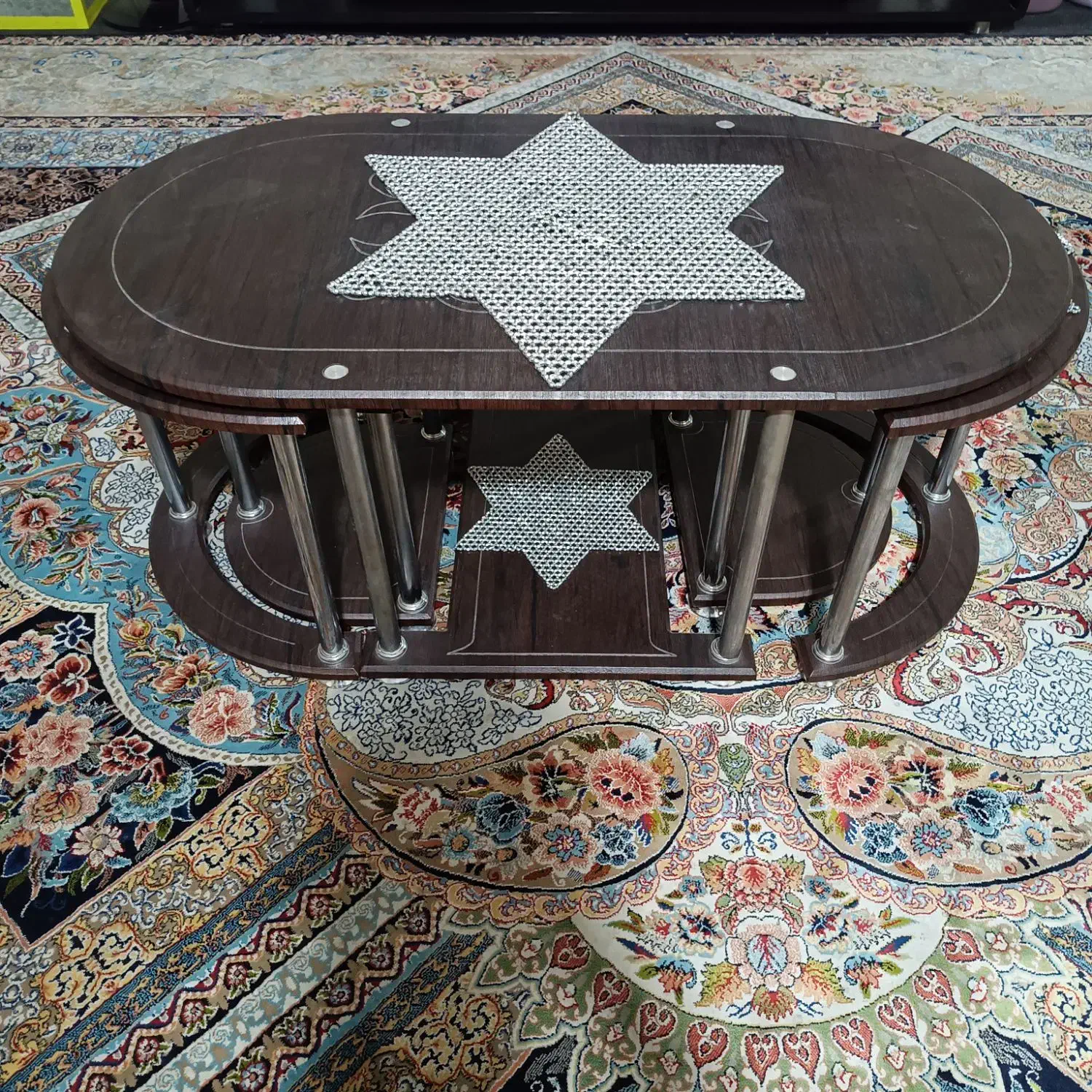 مبل ده نفره همراه با میز عسلی سالم رایگان|مبلمان خانگی و میز عسلی|تهران, شهید فکوری|دیوار