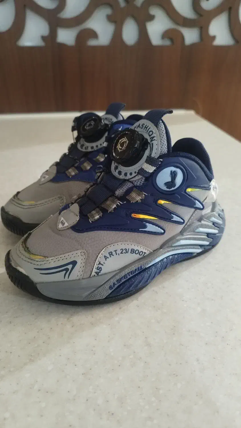 کفش بچگانه پسرانه سایز ۲۸|کفش و لباس بچه|قزوین, |دیوار