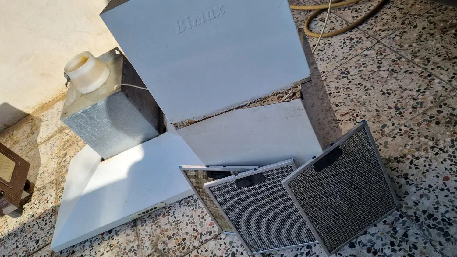 هود بی مکث|هود|مسجد سلیمان, |دیوار